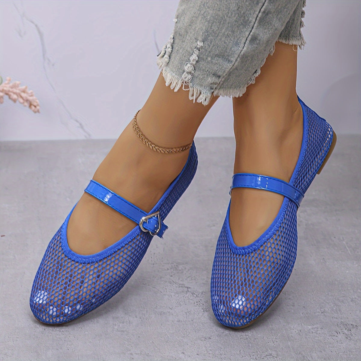 Women's Mesh Flats Lightweight Slip-On Casual Shoes in Solid Colors