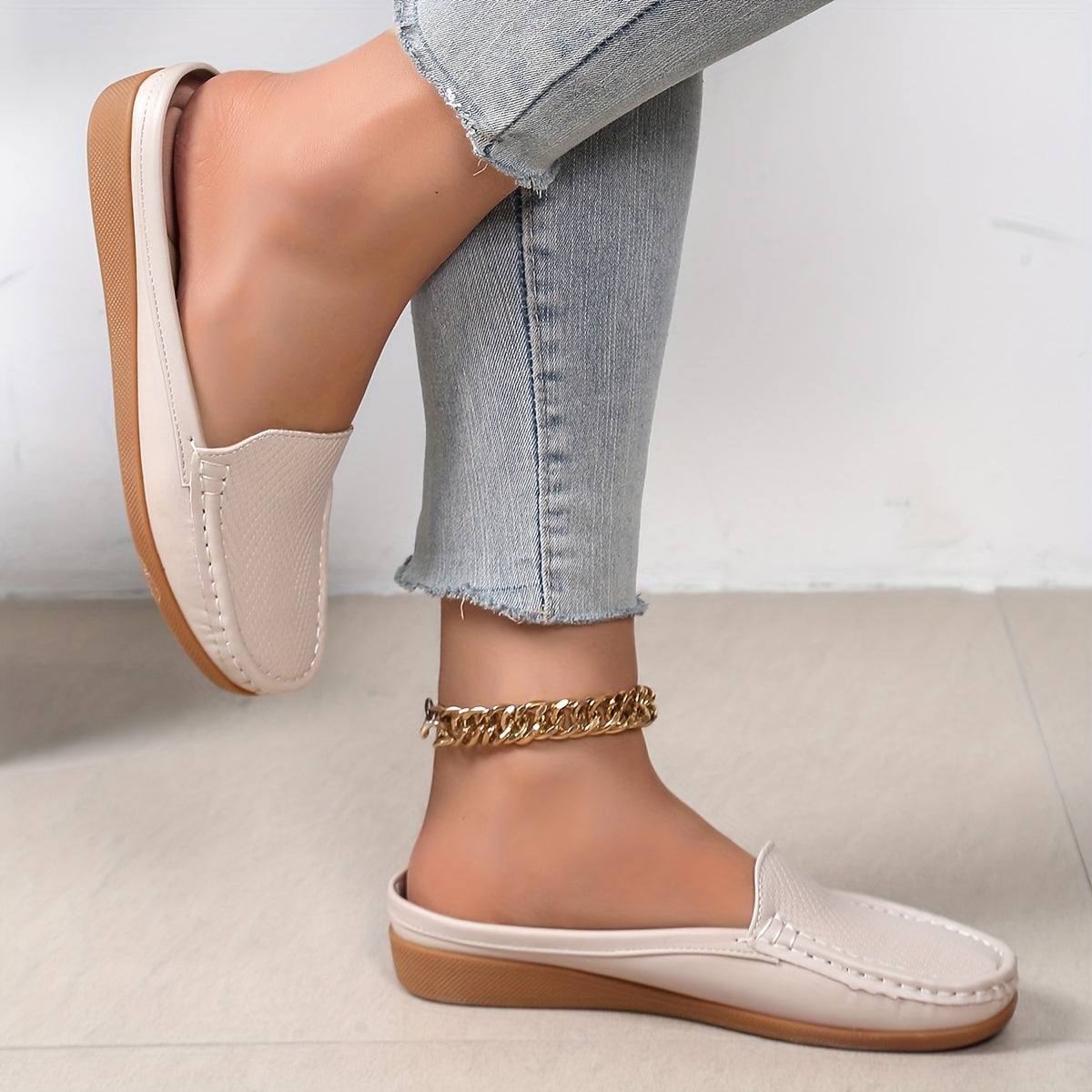 Zapatillas slip-on negras para mujer con cubierta de imitación, suela de corcho y diseño transpirable