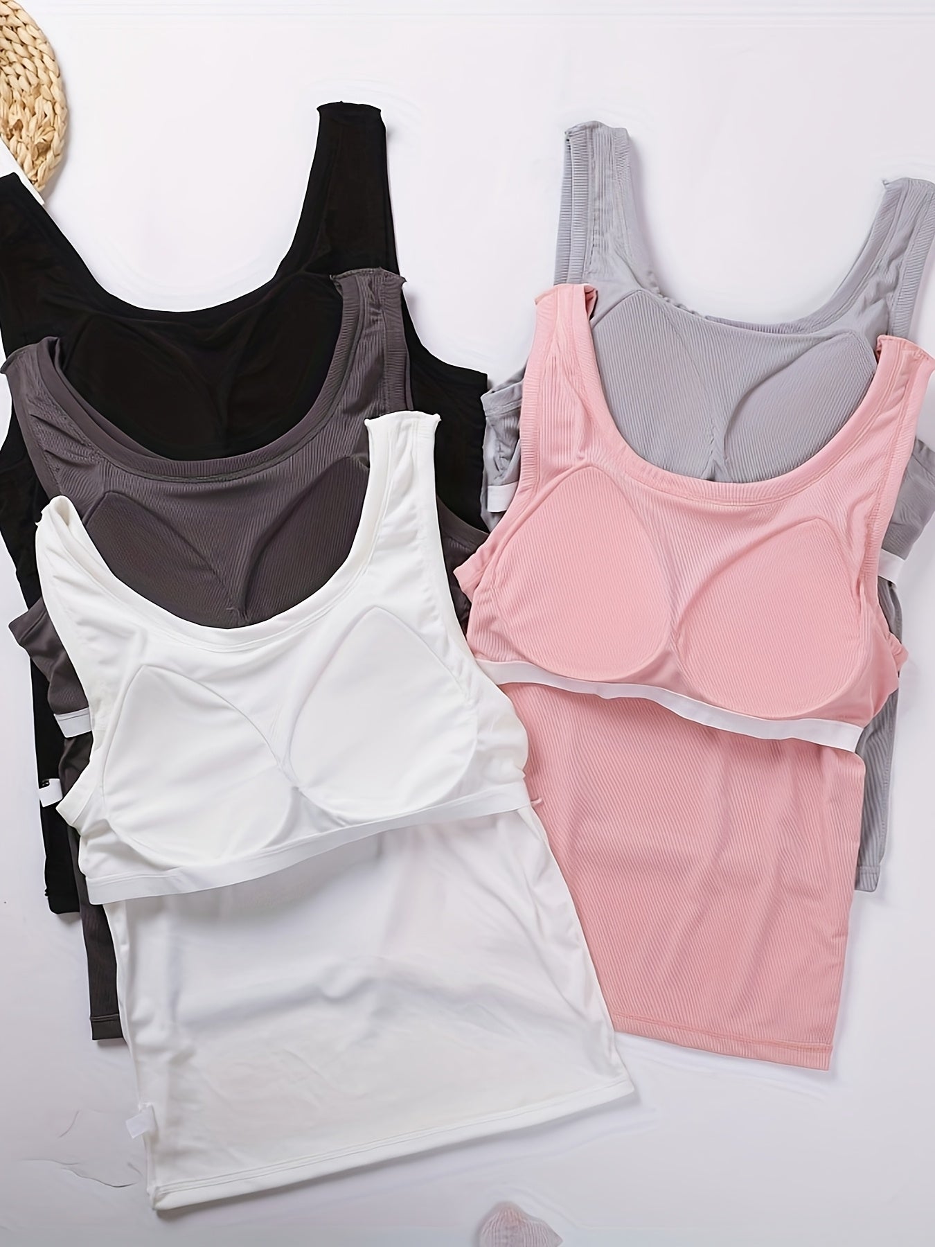 Ayollar uchun kattaroq o'lchamdagi ribbed tank toplar, ichki bra padlari bilan, 5 ta paket