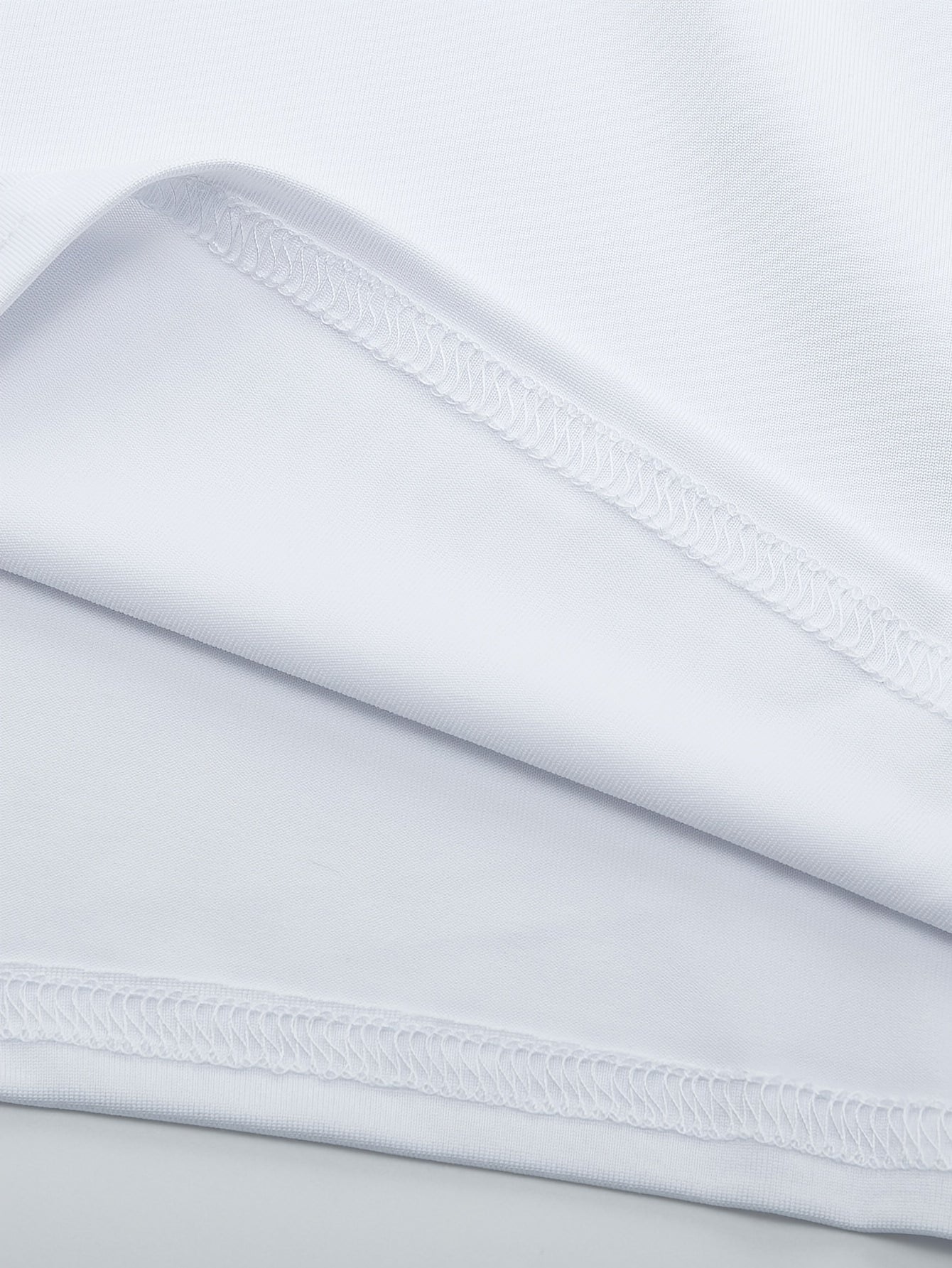 Erkaklar uchun 2 qismli sport tanki, tez quriydigan, nafas oladigan va ingichka siqish xususiyatlariga ega, geometrik dizayn bilan.