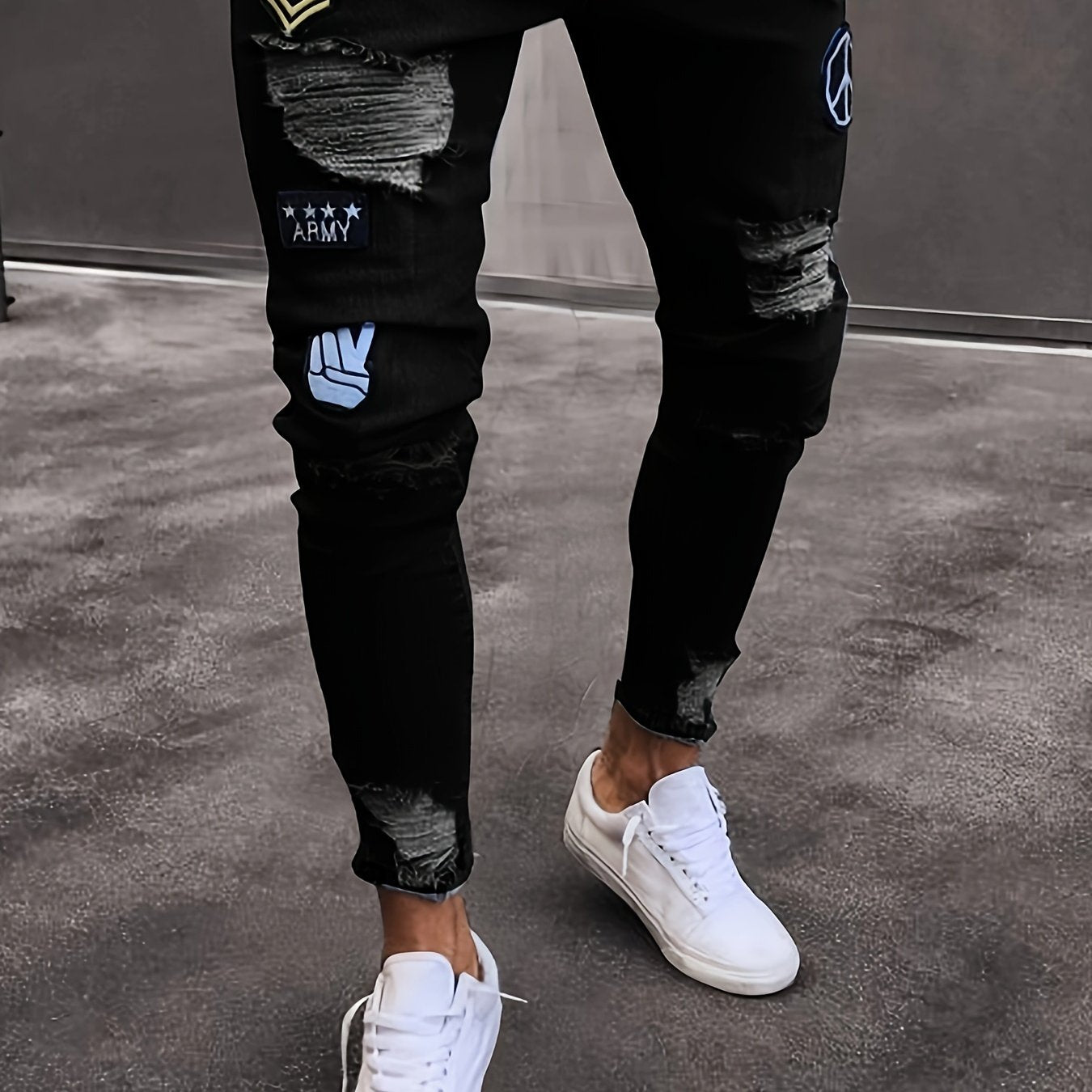 Vaqueros de mezclilla de corte ajustado para hombre con elastano, rotos, con detalles de insignias, lavado medio gris