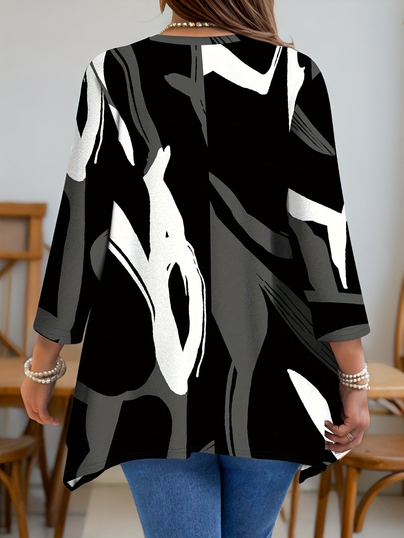 Women's Plus Size Geometric Print Tunic Top with Asymmetrical Hemline in Black Red White Gray