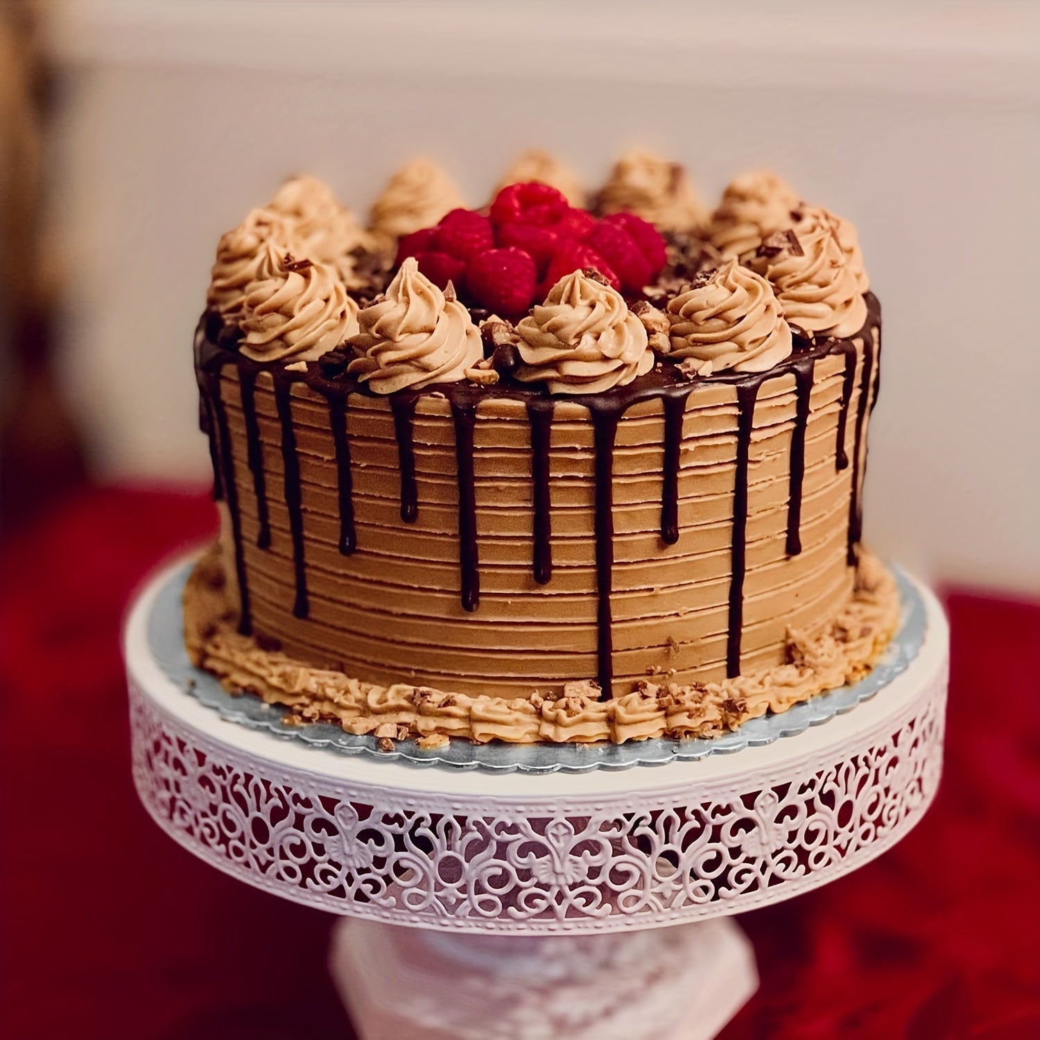 Set of 10 Silver Round Cake Boards with Scallop Edge, Disposable, Grease Proof