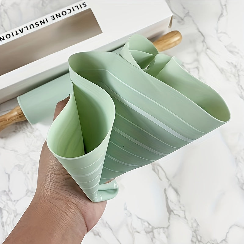 Set of 2 Baking Tools Rolling Pin and Silicone Pastry Mat for Baking