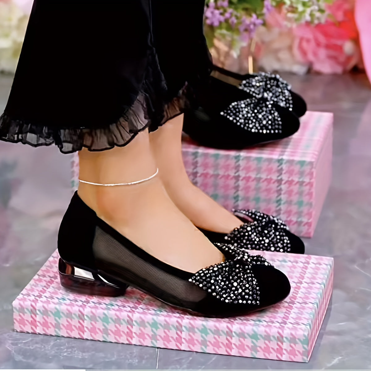 Women's Mesh Low Heel Pumps with Bowknot and Round Toe