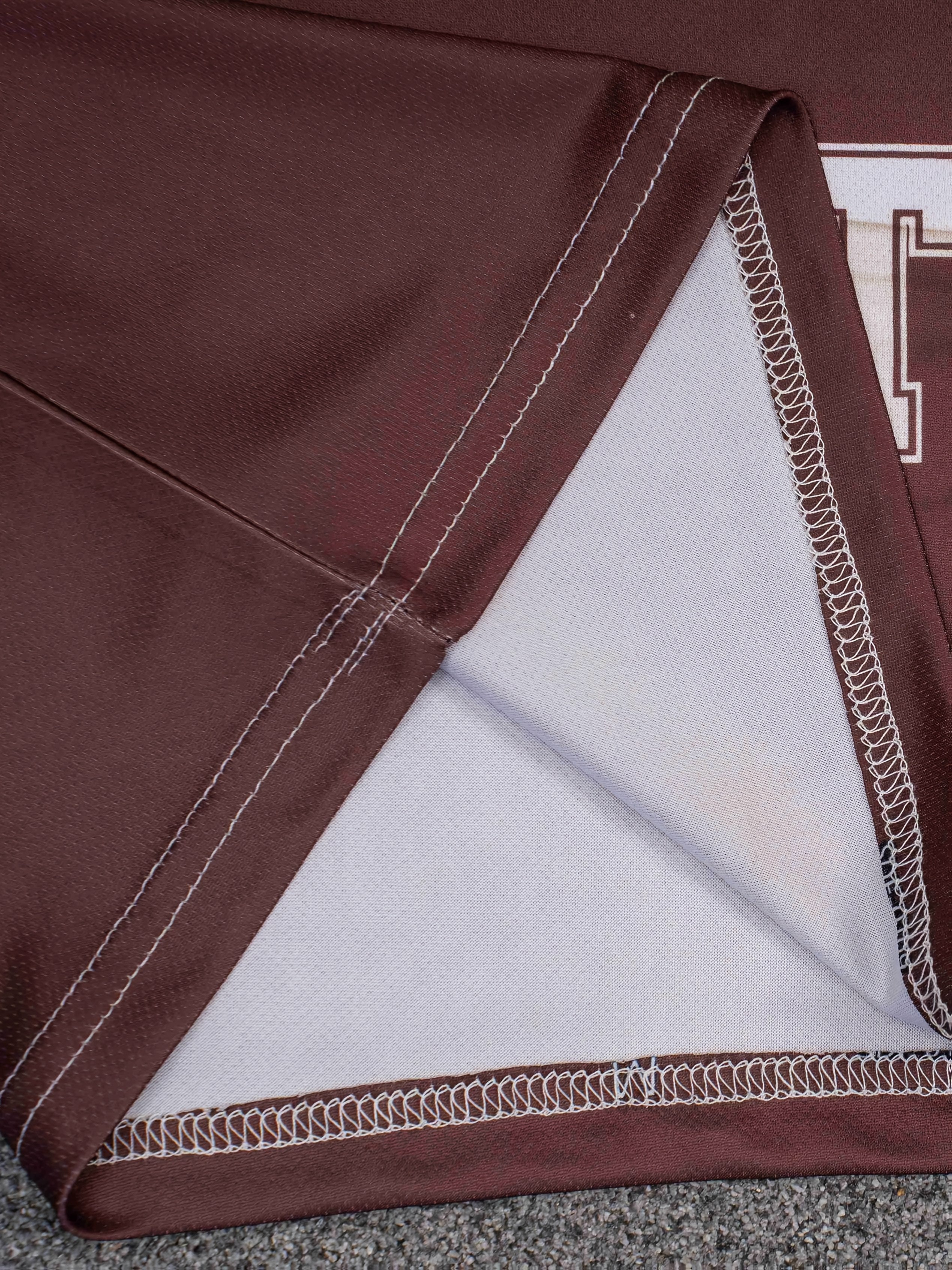 Erkaklar uchun tasodifiy raqamli bosma T-kofta - Los-Anjeles ko'chalar uslubi, polyester, yumshoq bo'yin, qisqa yeng, mashinada yuvish mumkin, jasur grafik bosma va qulay moslik bilan tasodifiy kiyim.