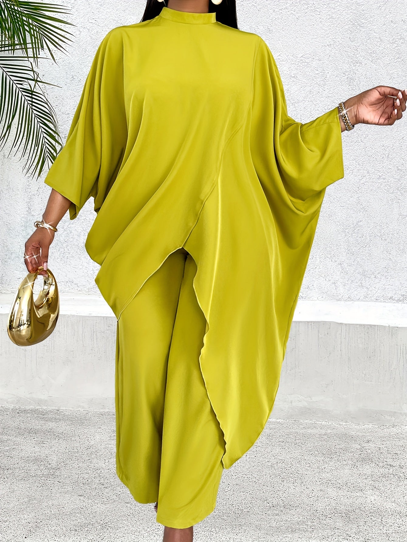 Katta o'lchamdagi shik two-piece kostyum to'plami