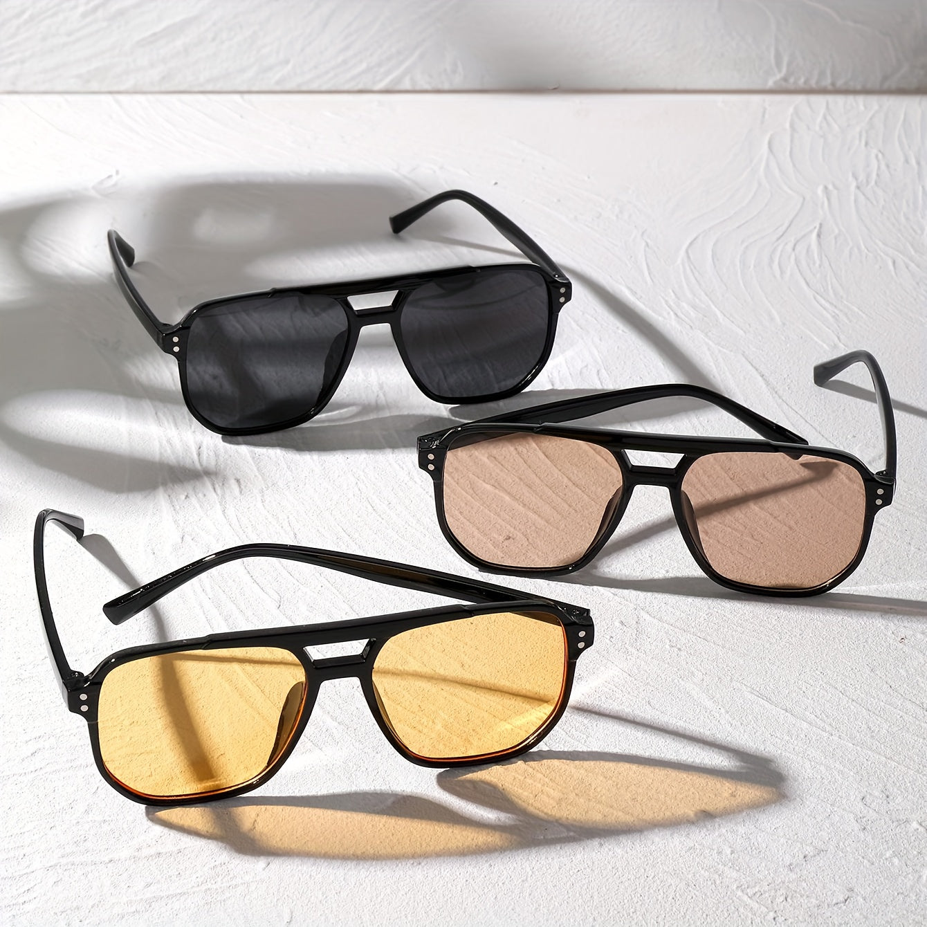 Uniseks kvadrat ramkali moda ko‘zoynaklar to‘plami, turli ranglar va zamonaviy dizayn bilan