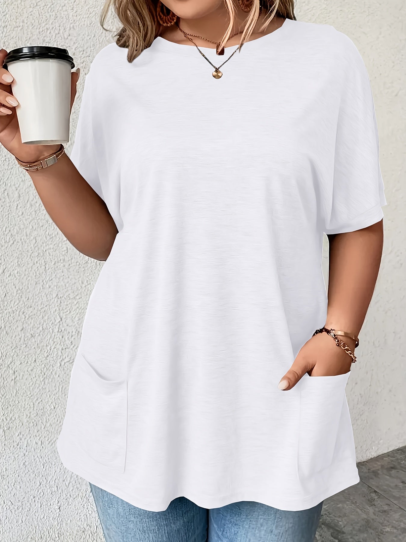 Women's Plus Size Casual Crew Neck T-Shirt with Pockets Short Sleeve Solid Polyester Blend