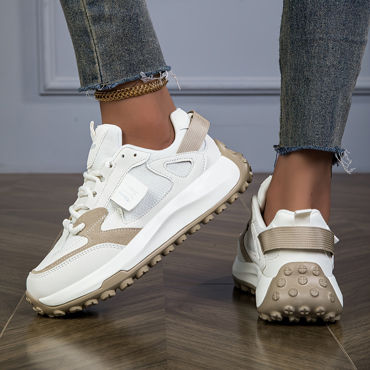Women's Casual Low Top Lace Up Running Shoes Solid Color Fabric Sole All-Season