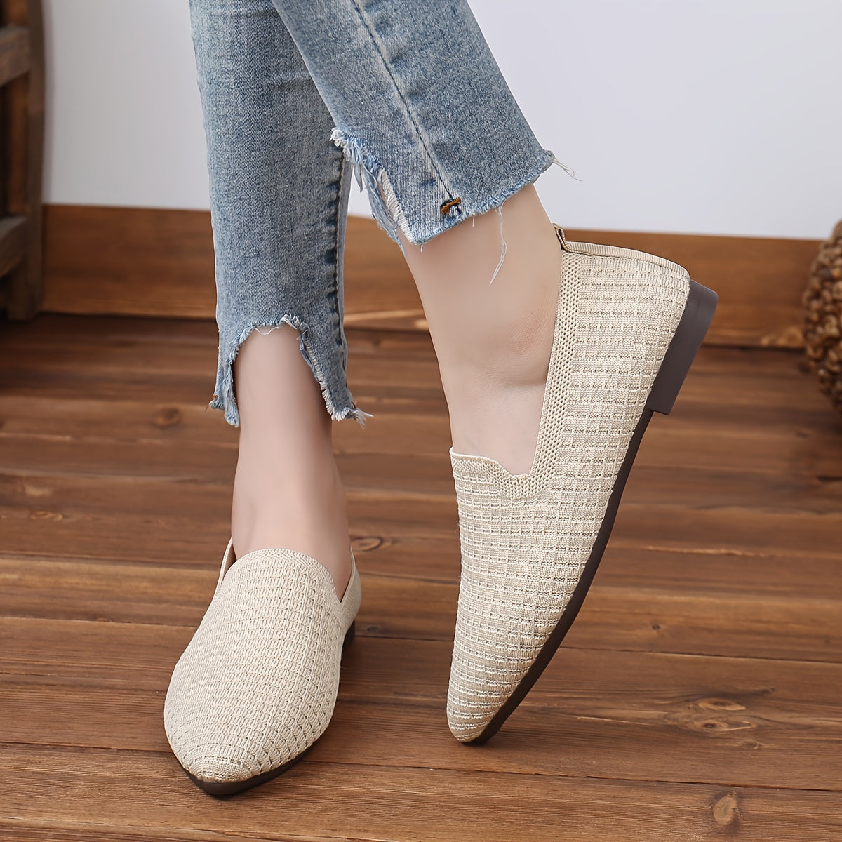 Women’s Breathable Fabric Flat Shoes Casual Pointed Toe Loafers
