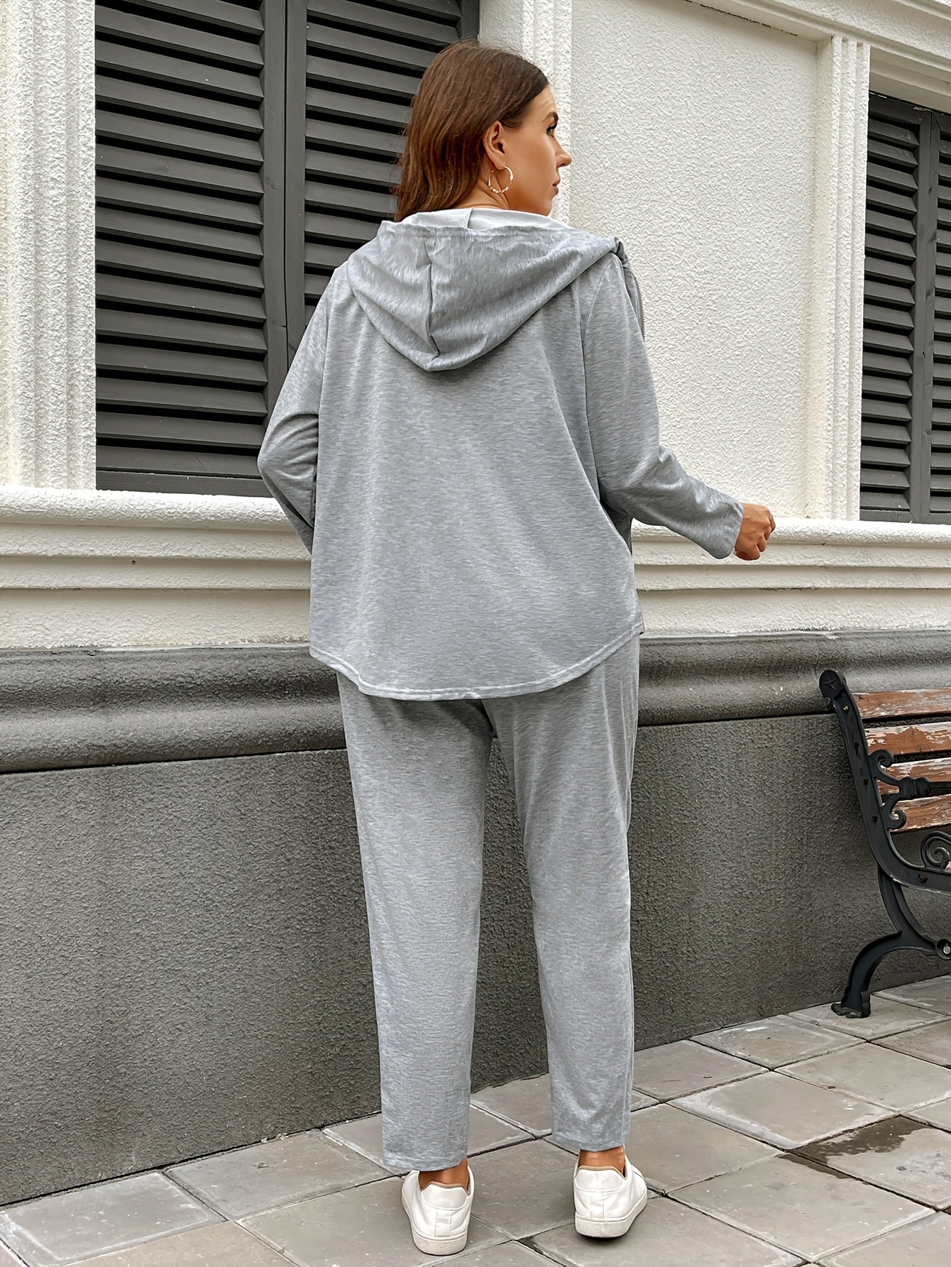 Olive yashil fermuarlı kapüşonli kofta va sport shimlari to'plami katta o'lchamdagi ayollar uchun - Norasmiy, cho'ziluvchan polyester aralashmasi, mashinada yuvish mumkin, cho'ntaklar, tortish ipi tafsiloti