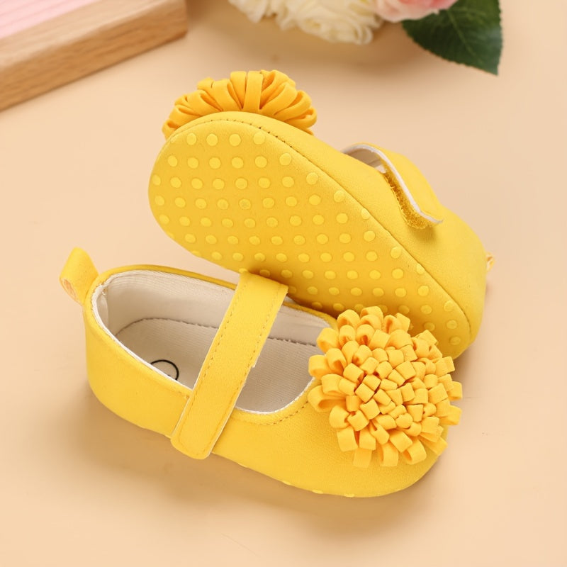 Girls Baby Shoes for First Steps Spring and Autumn Fabric Soft Sole with Flower Decorations
