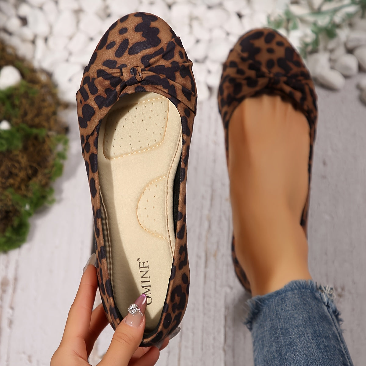 Ayollar uchun tekis poyabzal, Kelebek tugmasi uslubi, charm, qulay, qora