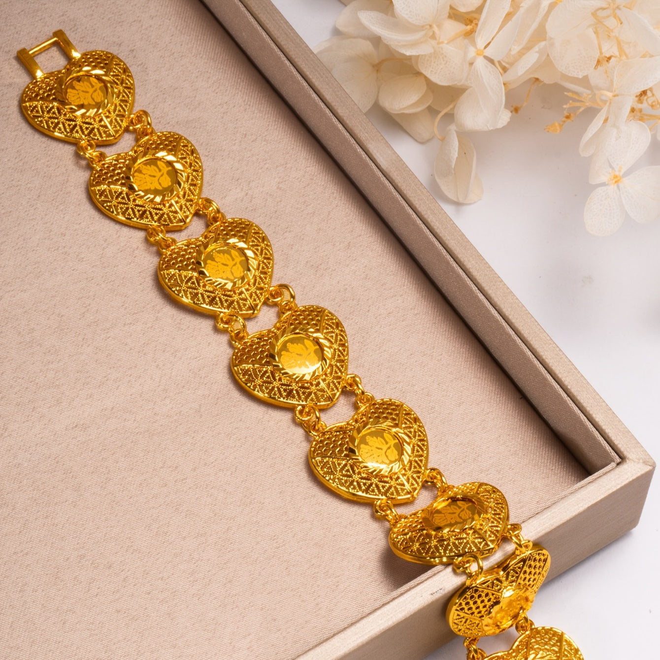 Arabian Style Bracelet in 24K Gold-Plated Copper Perfect for Daily Wear, Gifting, and Ramadan Special Occasions. Versatile for All Seasons.