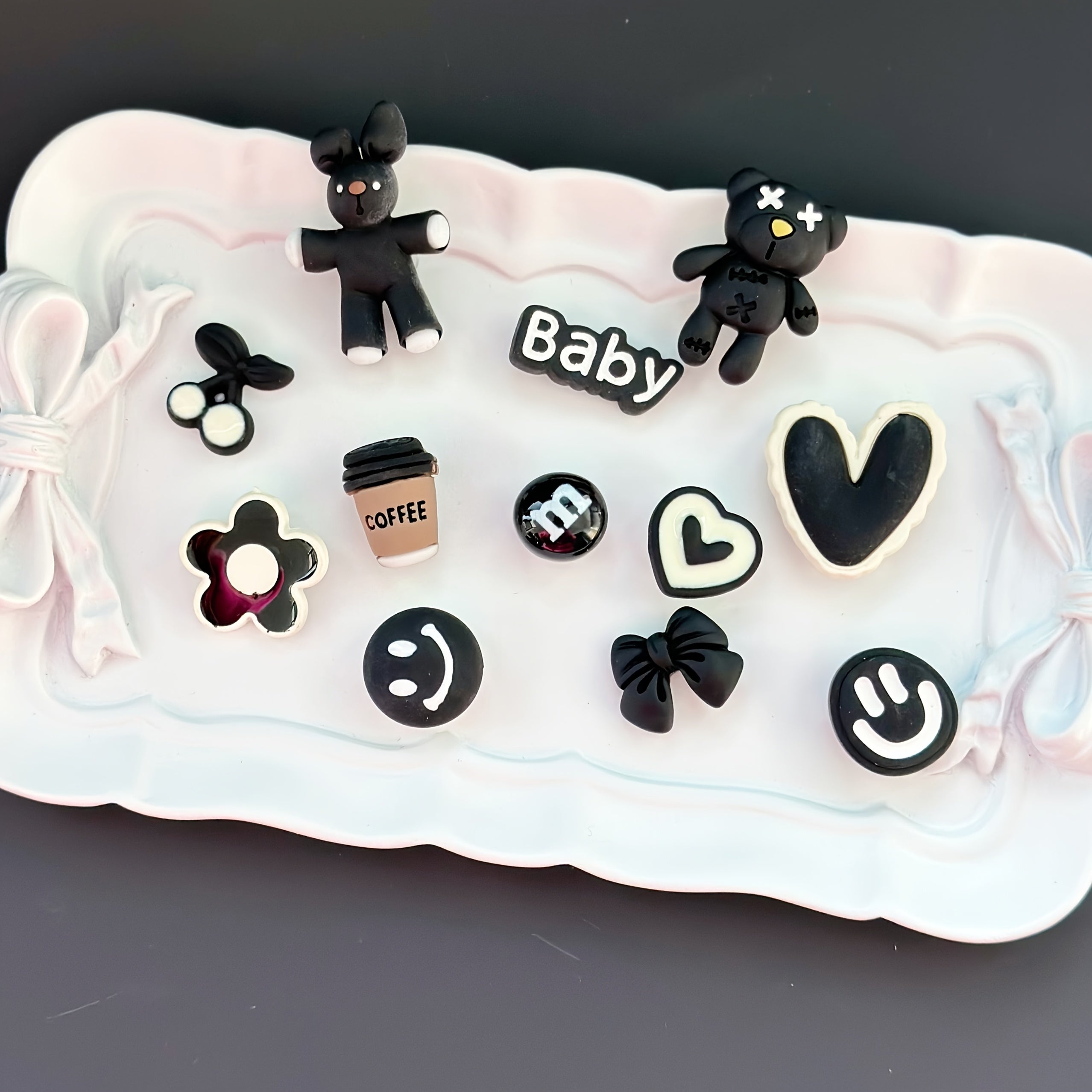 12 dona hayvon mavzusidagi poyabzal dekoratsiyalari ABS materialidan DIY aksessuarlar bolalar va kattalar uchun