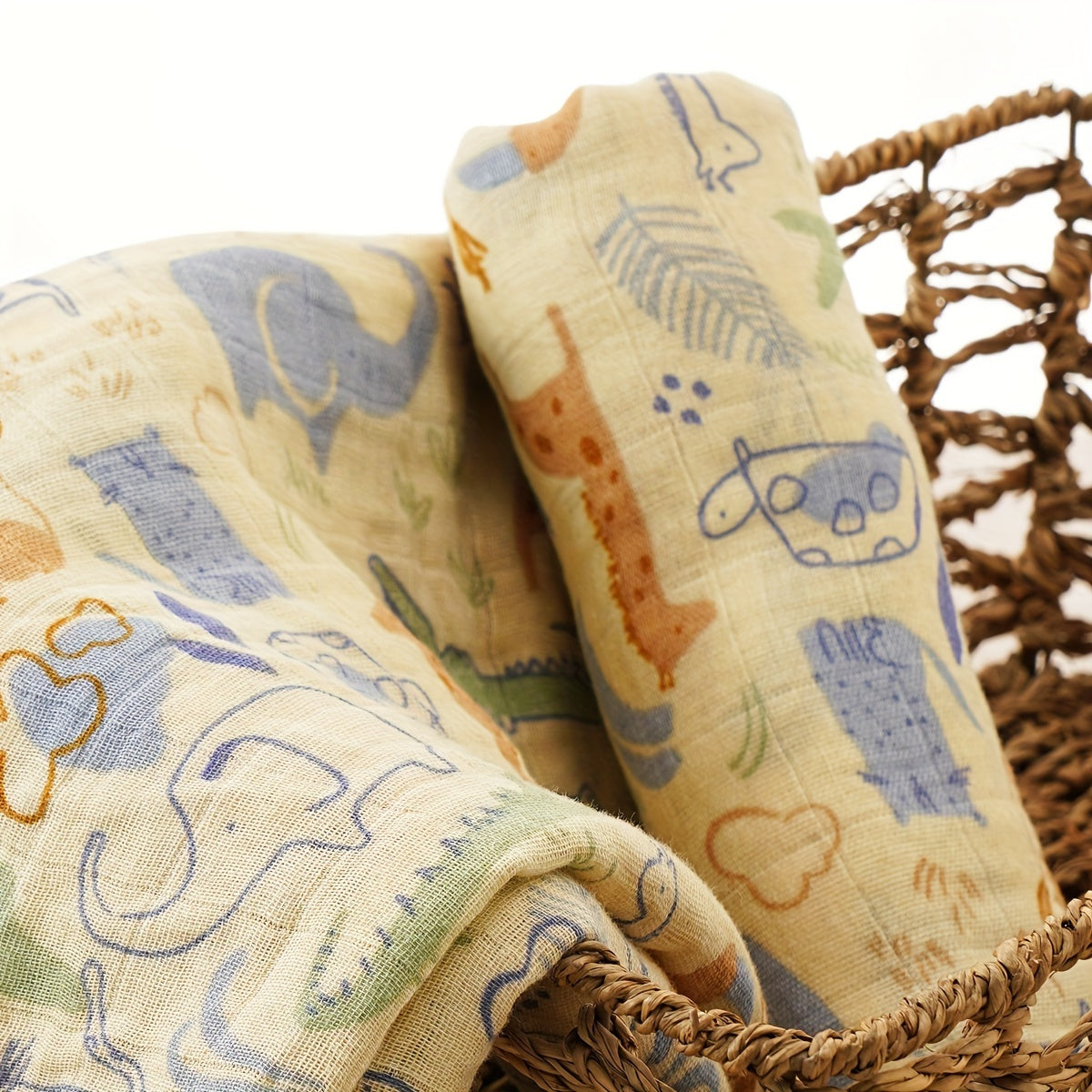 Уютно устроитесь с нашим 1-слойным мягким муслиновым пледом, размером 110*120 см и состоящим из 2 слоев мягкого муслинового материала. Идеально подходит для домашнего уюта или в поездках, также станет отличным подарком на Хэллоуин или Рождество.