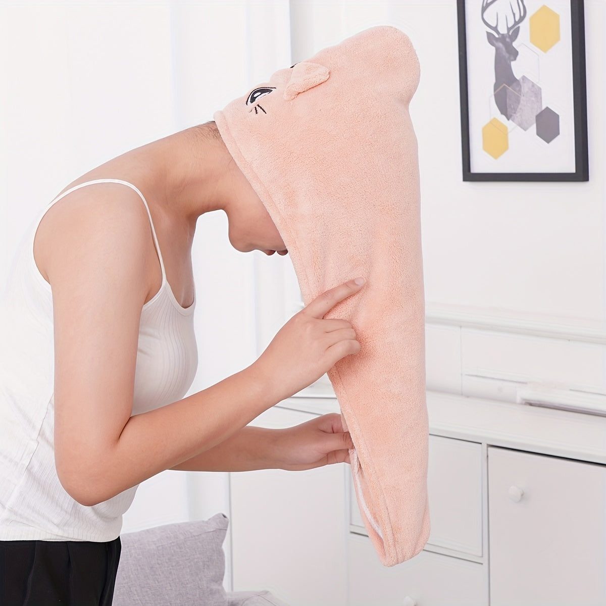 Быстросохнущее полотенце для волос с милым дизайном кота для женщин, изготовлено из ультрамягкого кораллового флиса.
