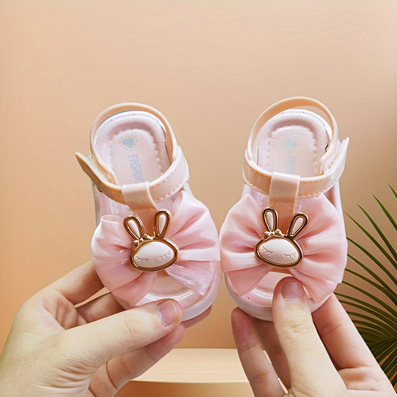 Детские сандалии для девочек с закрытым носком, легкие, мягкая подошва, противоударный дизайн с кроликом для обучения ходьбе