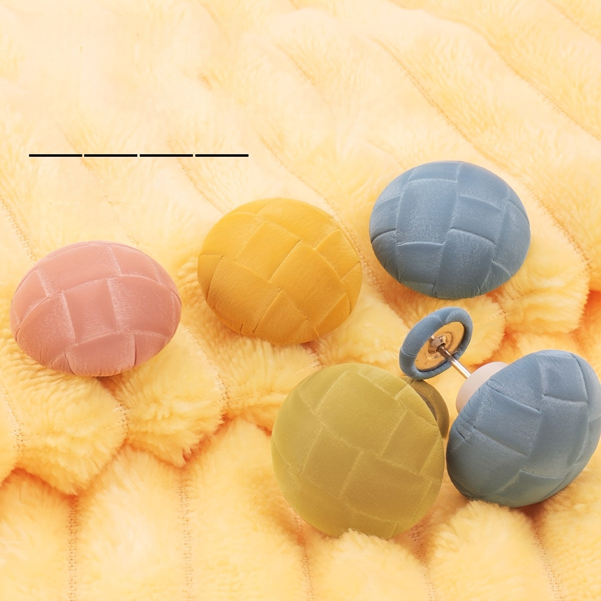 8 Duvet Clips Fasteners Polypropylene Secure Hold Bedding Support Easy to Spot Clean