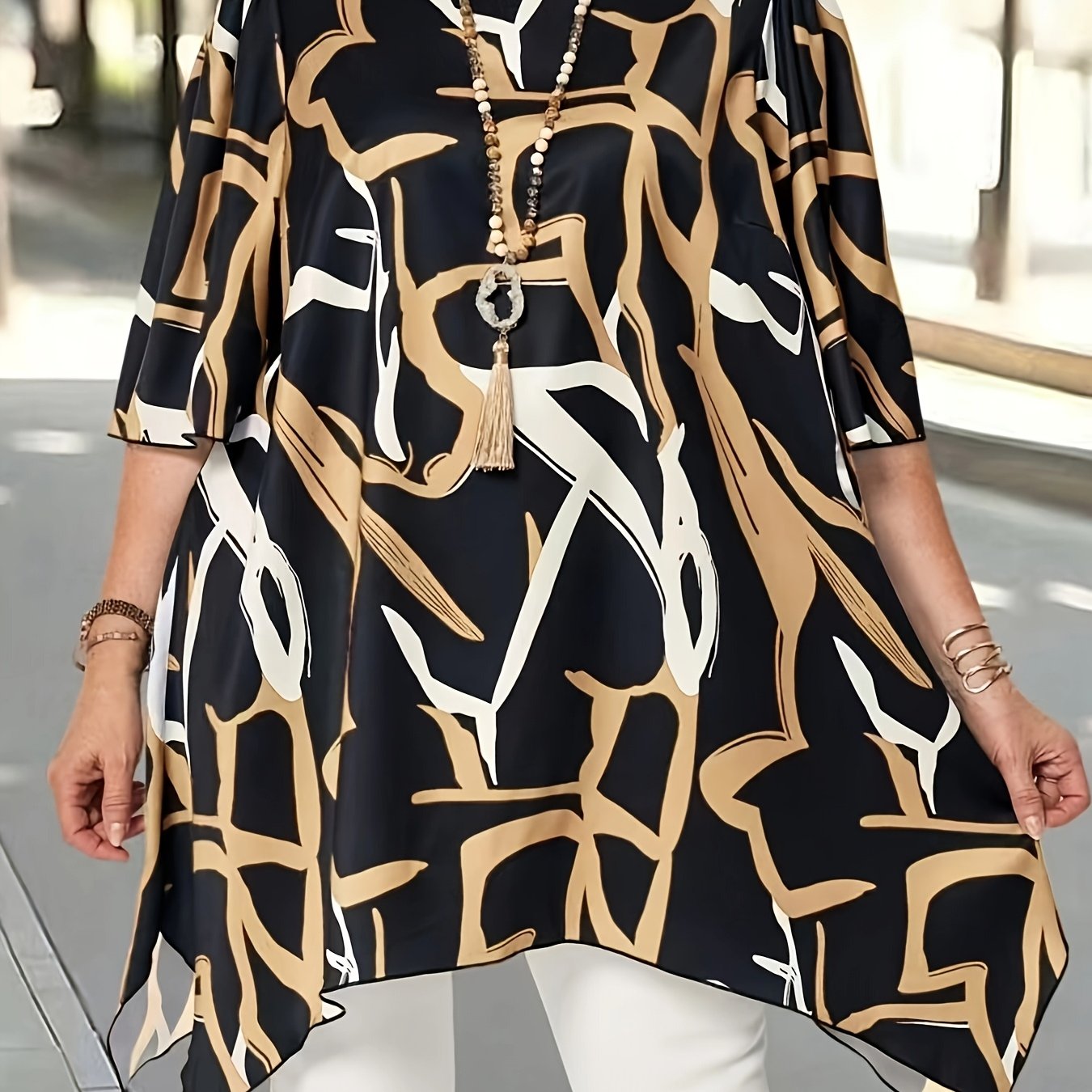 Plus Size Women's Asymmetrical Hem Top Black White Print Summer Vacation Casual