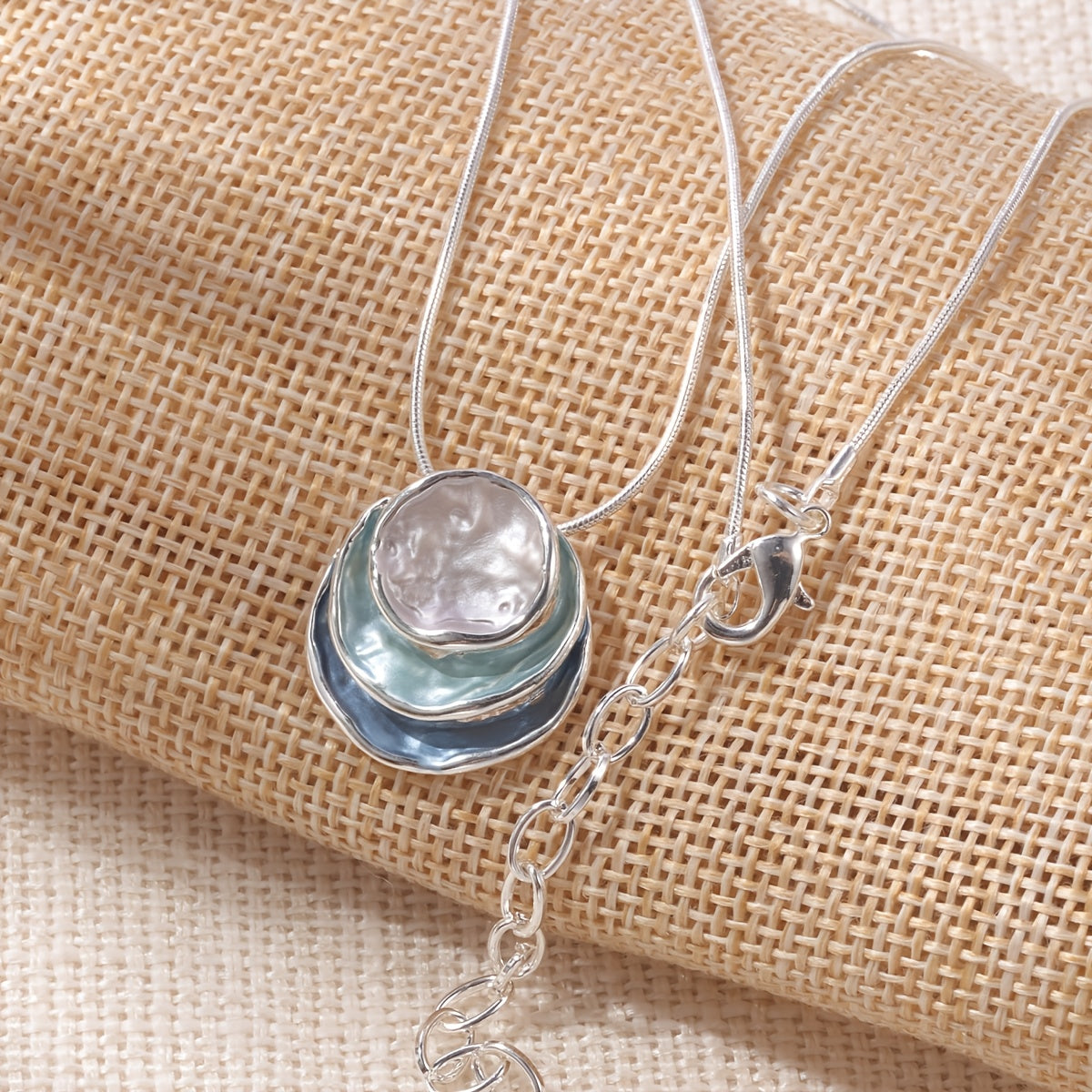 Women's Enamel Zinc Alloy Geometric Necklace for Beach and Wedding Wear