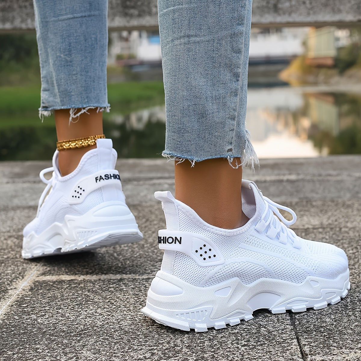 Ladies Casual Shoes Light Soft Sole White Travel Walking Sneakers