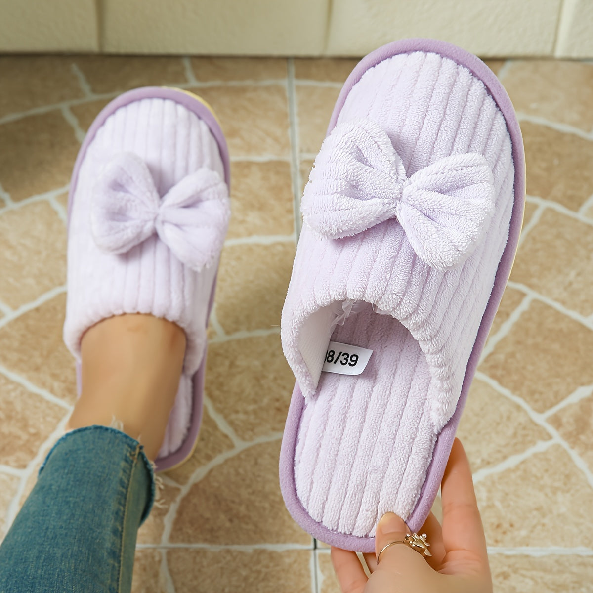 Ayollar uchun chiziqli bog'lamli shlyapa poyabzali issiq ichki va tashqi, sirpanmaydigan EVA taglik