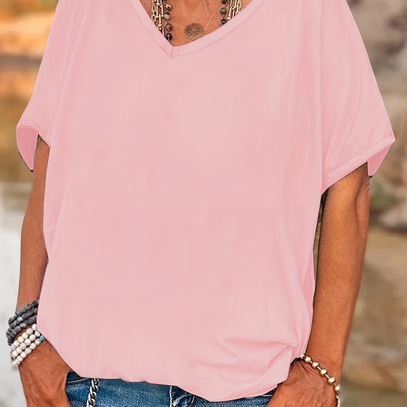 Camiseta de mujer de talla grande con escote en V, casual, de manga corta, ligera y transpirable