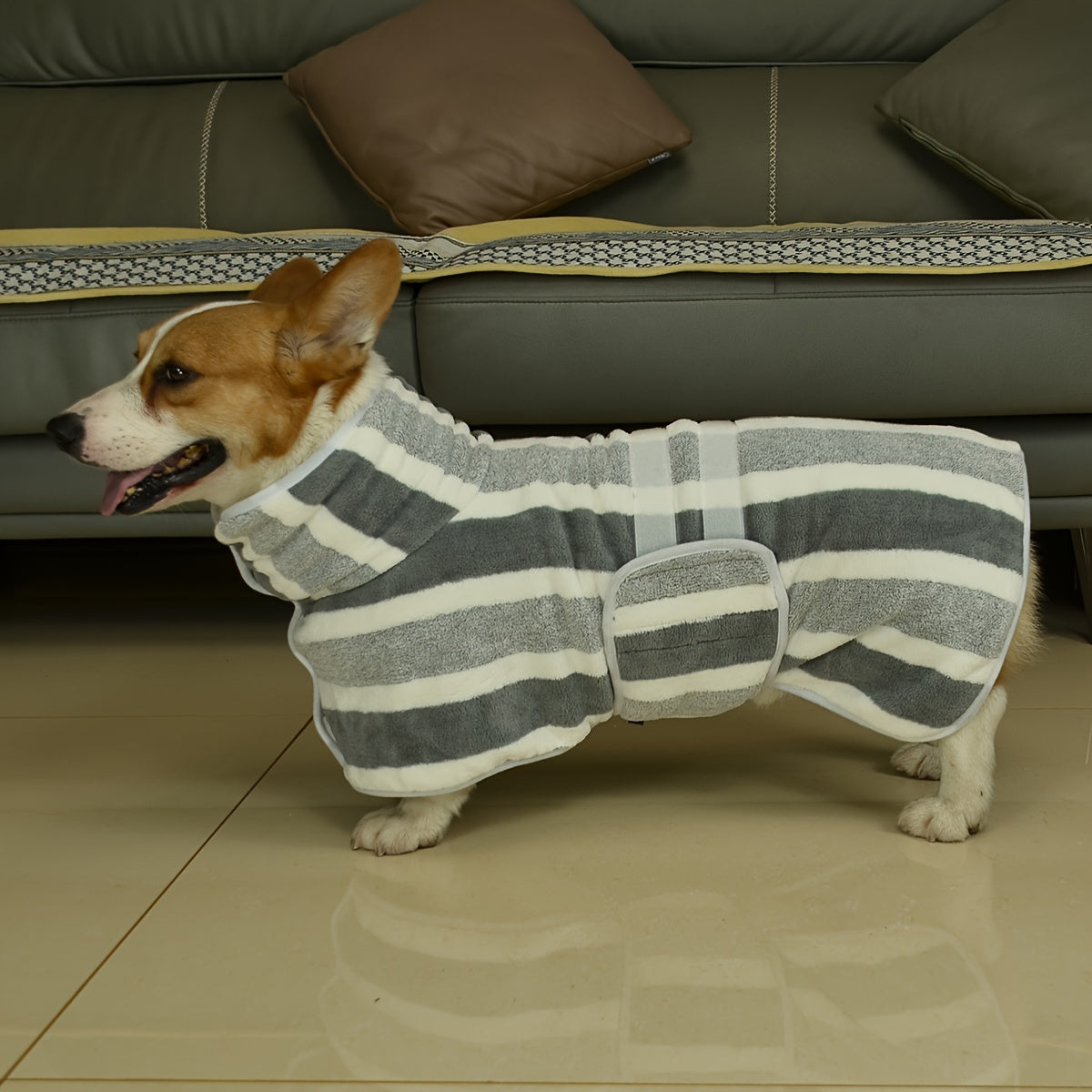 Water-Absorbing Dog Bathrobe for Wet Dogs Quick-Dry Polyester Towel for Baths Walks Swimming