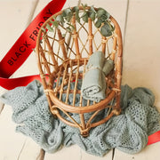 Vintage uslubidagi fotosurat stuli, qo'l bilan to'qilgan rattan stul fotosessiyalar uchun, fotosurat pozalari uchun zamonaviy mebel.