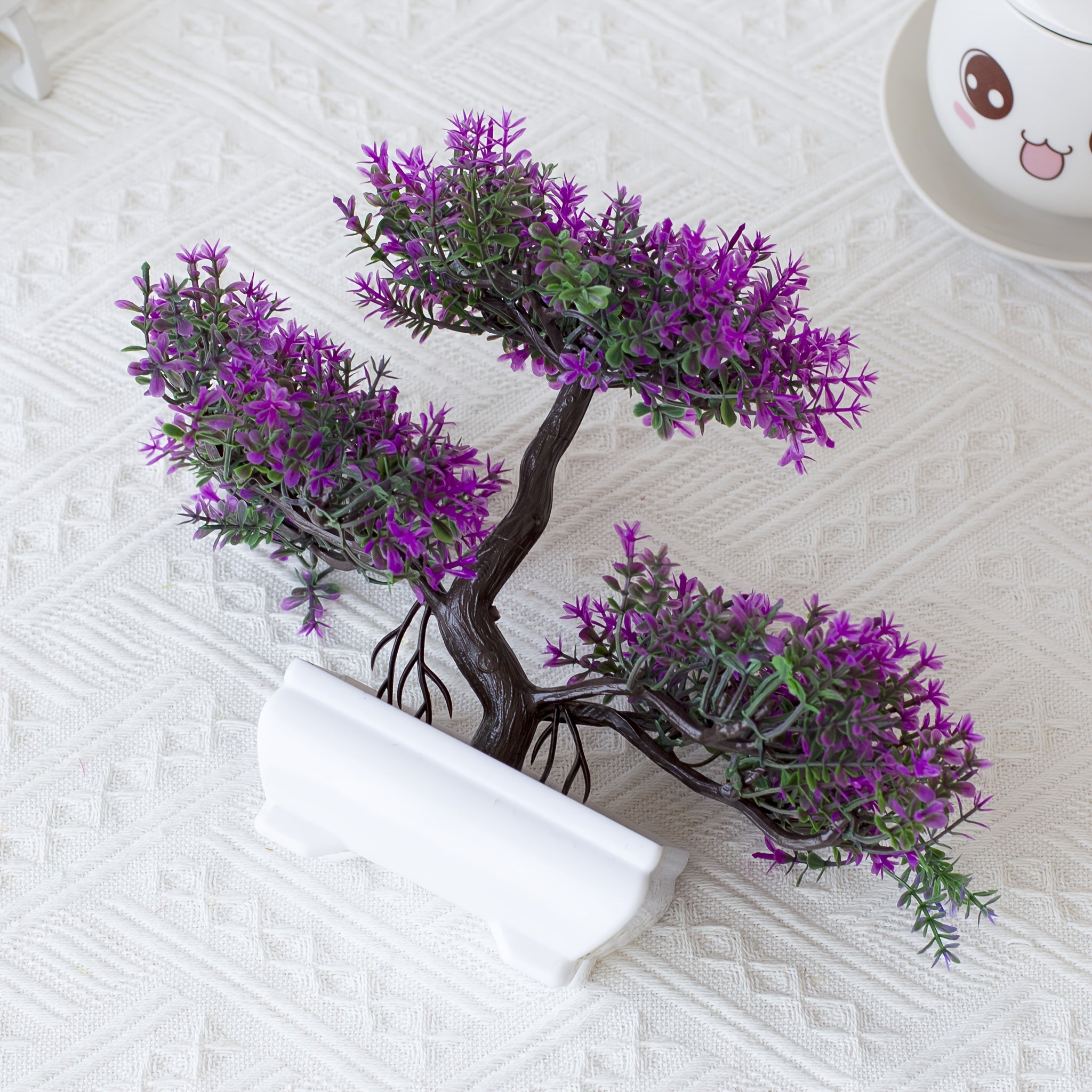 Kichik plastik bonsai ulgurji savdoga, haqiqiy ko'rinishda, uy bezatish uchun mukammal.