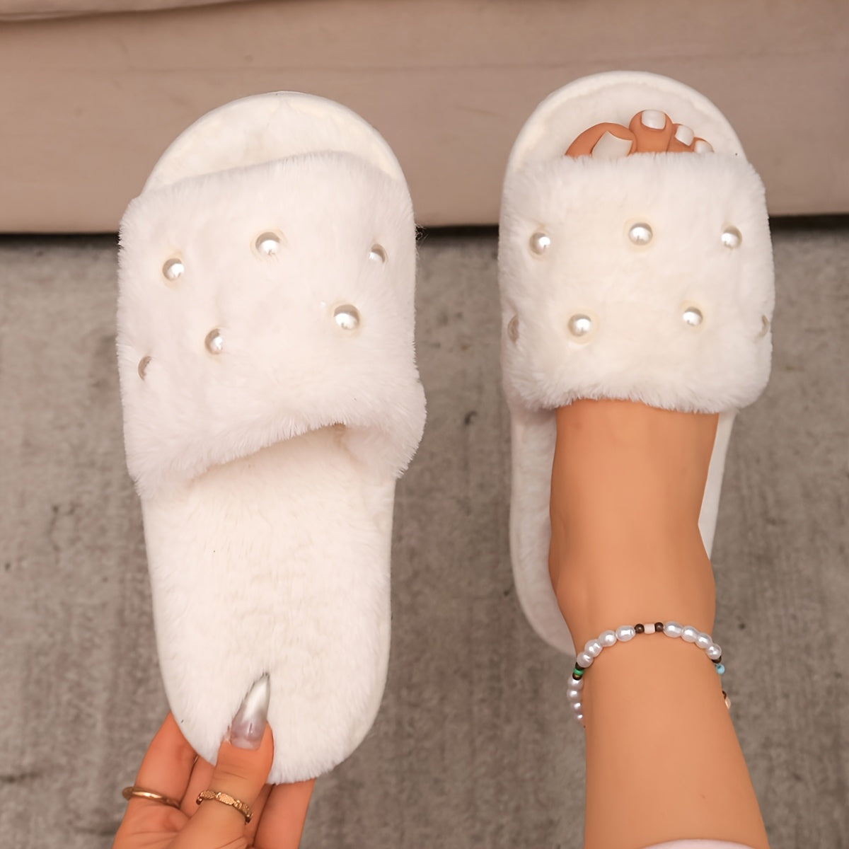 Women Faux Fur Slippers with Pearl Accents Non-Slip Indoor Outdoor