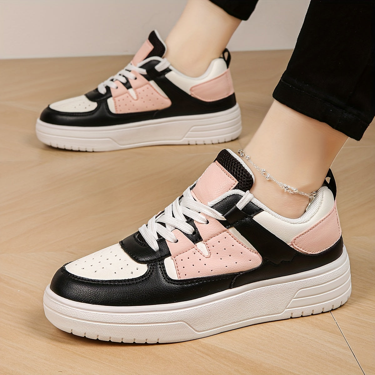 Women's Two-Tone Low-Top Sneakers Soft Breathable Lightweight Casual
