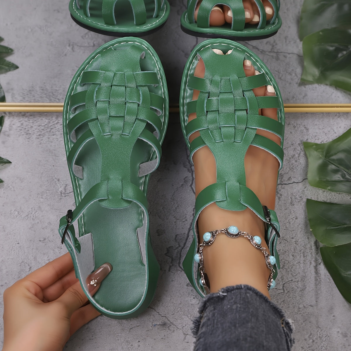 Women's Woven Closed-Toe Roman Sandals Adjustable Buckle Flat Summer Shoes