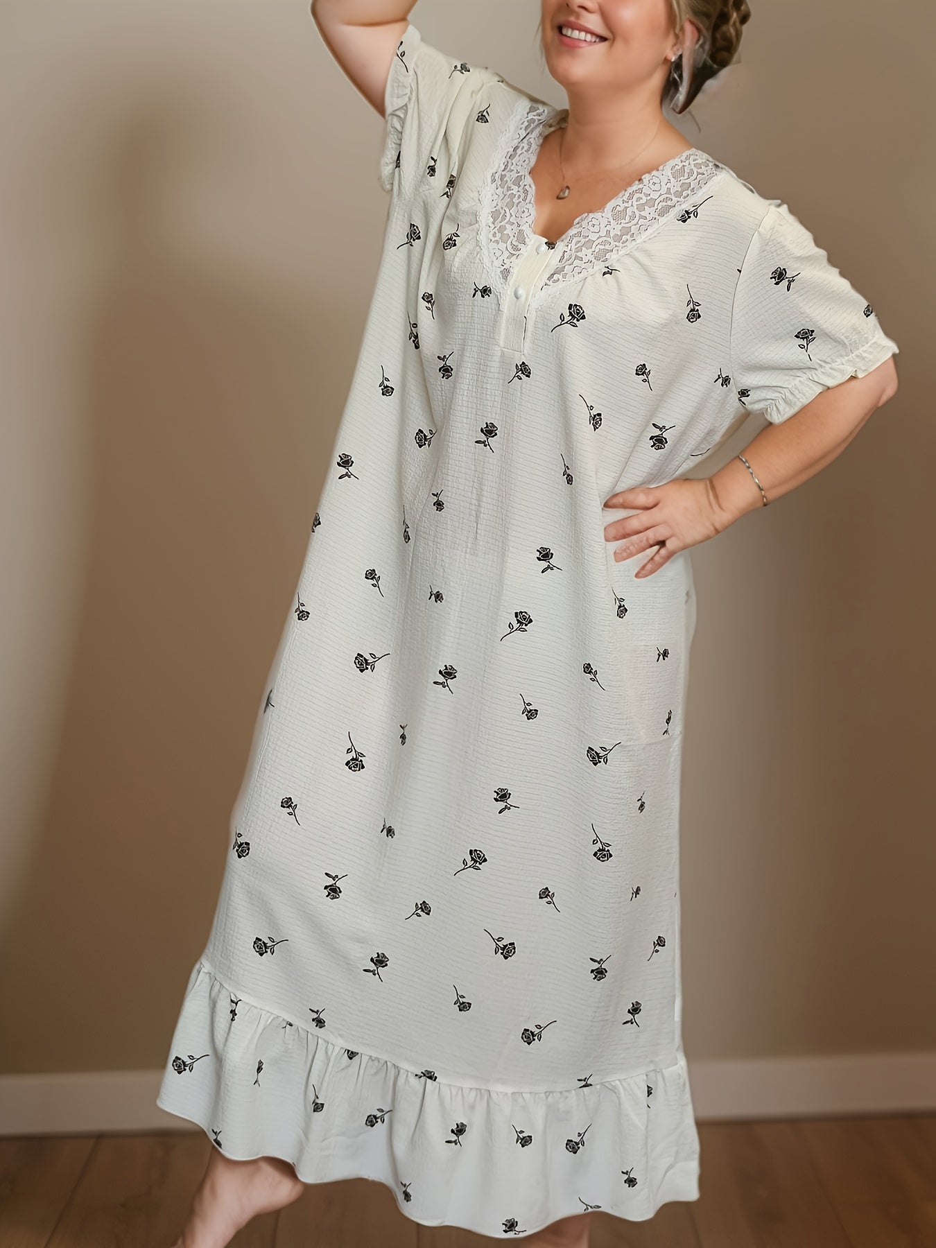 Plus Size White Lace Floral Print Nightgown Short Sleeve V-Neck