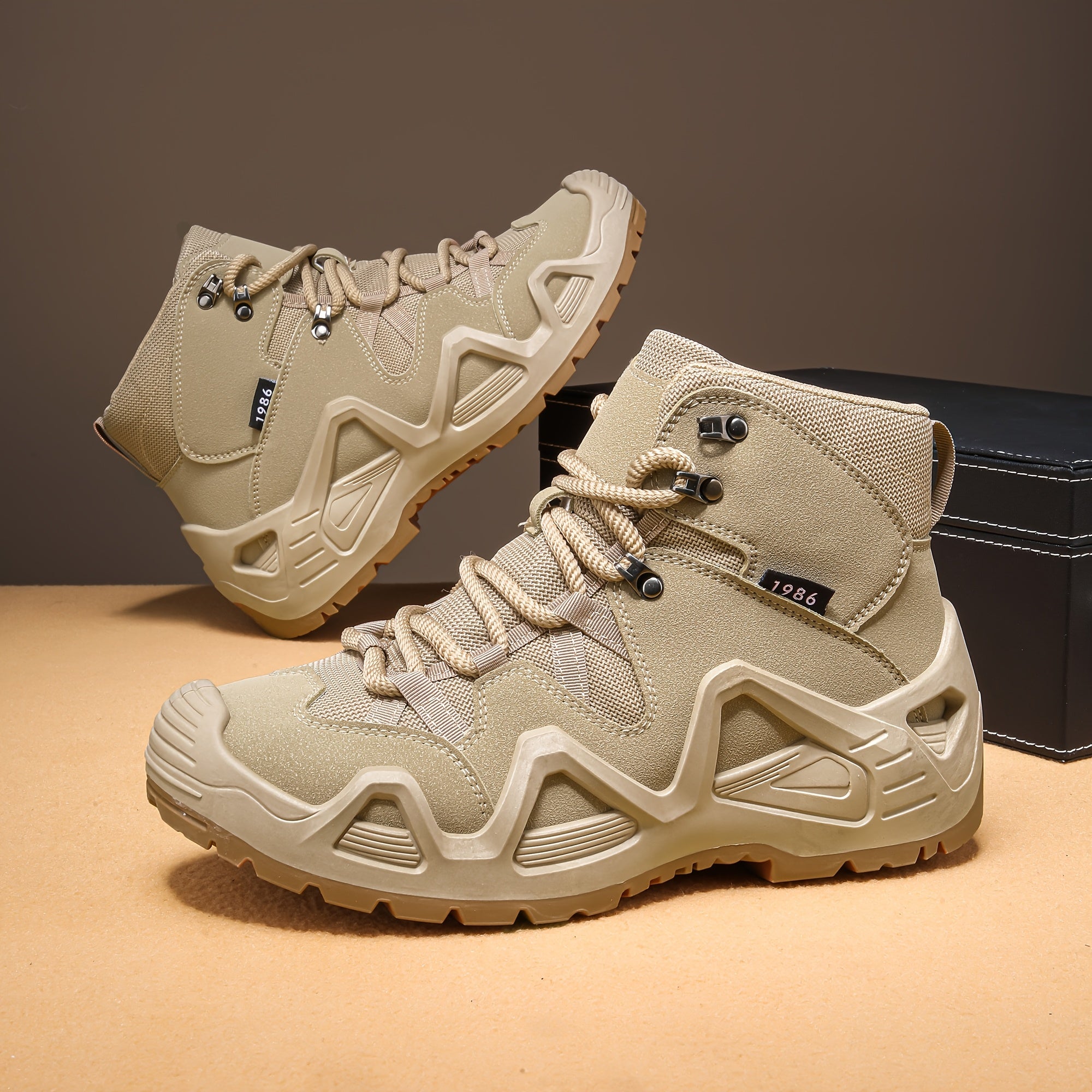 Har mavsumda, ochiq havoda va tasodifiy foydalanish uchun retro uslubidagi mustahkam erkaklar botinkalari, sirpanmaydigan va nafas oladigan dizayn bilan.