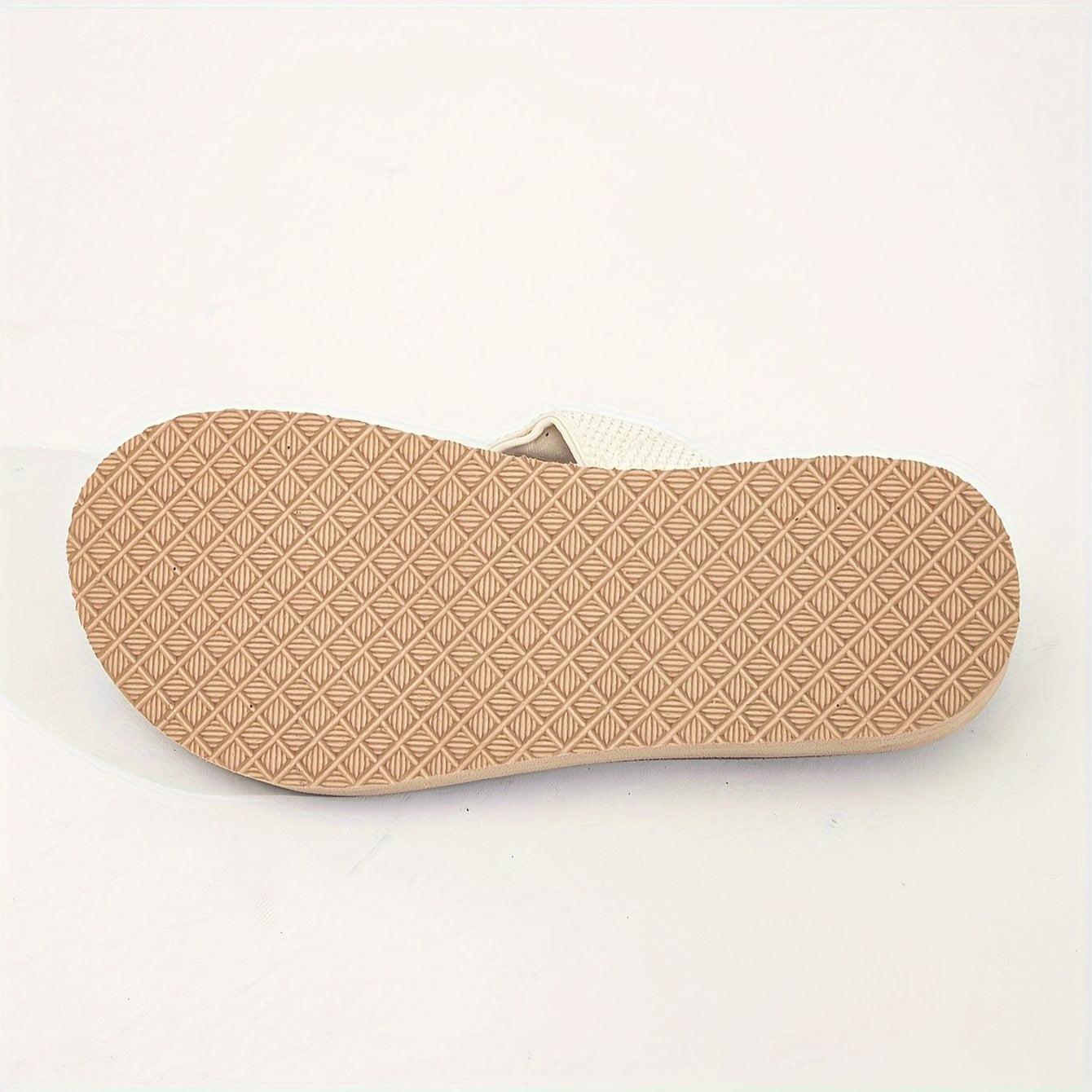 Qulay, tasodifiy ayollar uchun to'piq sandalilar, bilak bog'ichlari bilan.