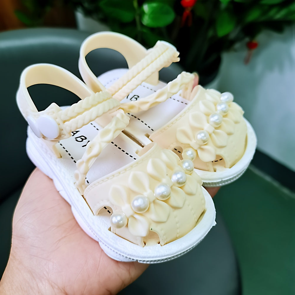 Girls' PVC Cartoon Sandals with Buckle Closure Non-Slip Sole Breathable Summer Shoes for Toddlers and Girls