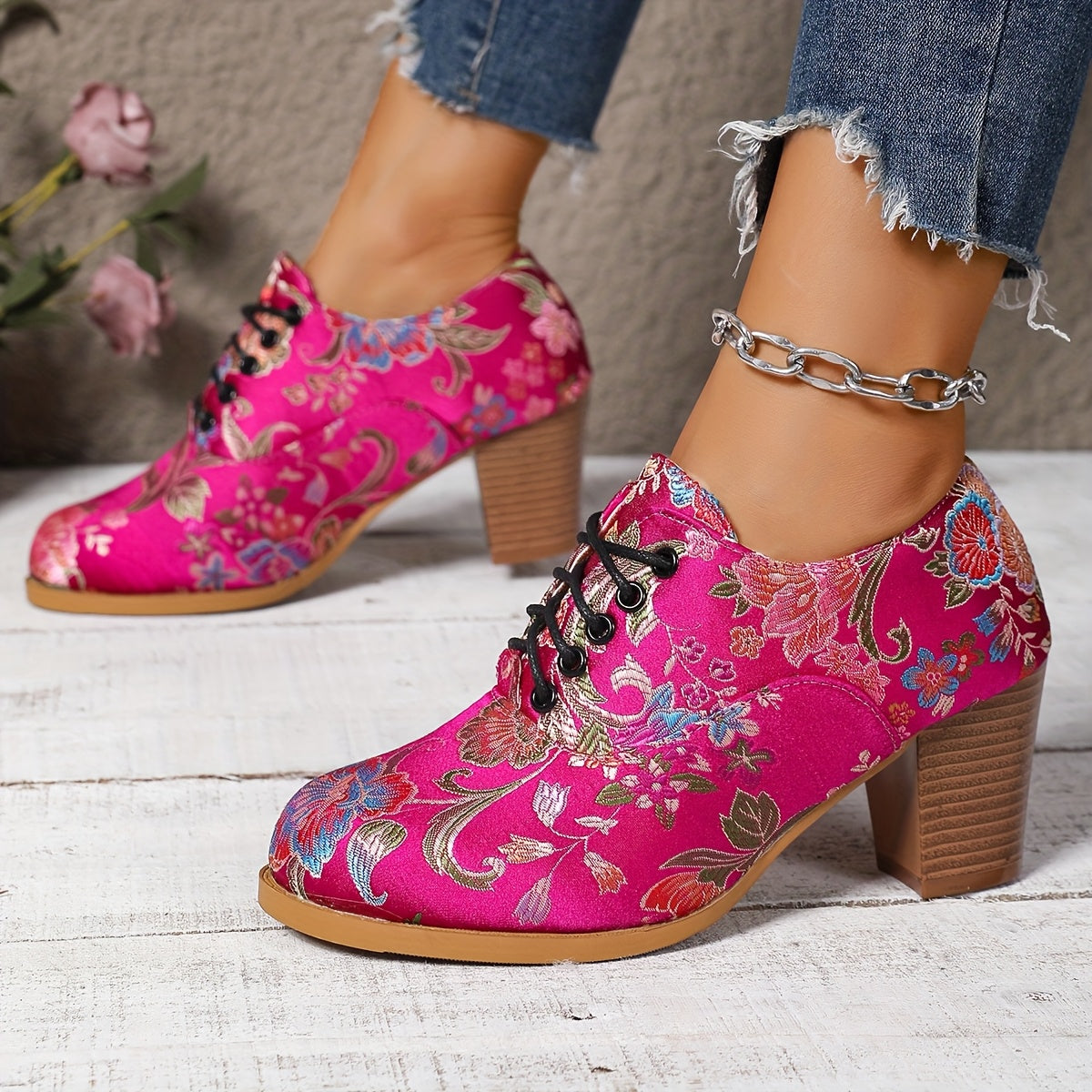 Ayollar uchun Bohemiy gul naqshli baland poshnali qattiq platformali poyabzal Qizil qora pushti sariq
