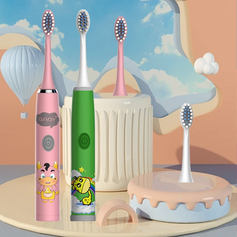 Электрическая зубная щетка для детей с 4 насадками, мягкая щетина, работает на батарейках