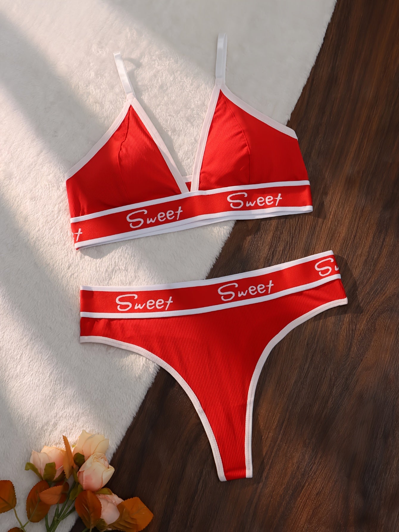 Women's Sports Bra with Cross-Back Triangle Cups for Activewear