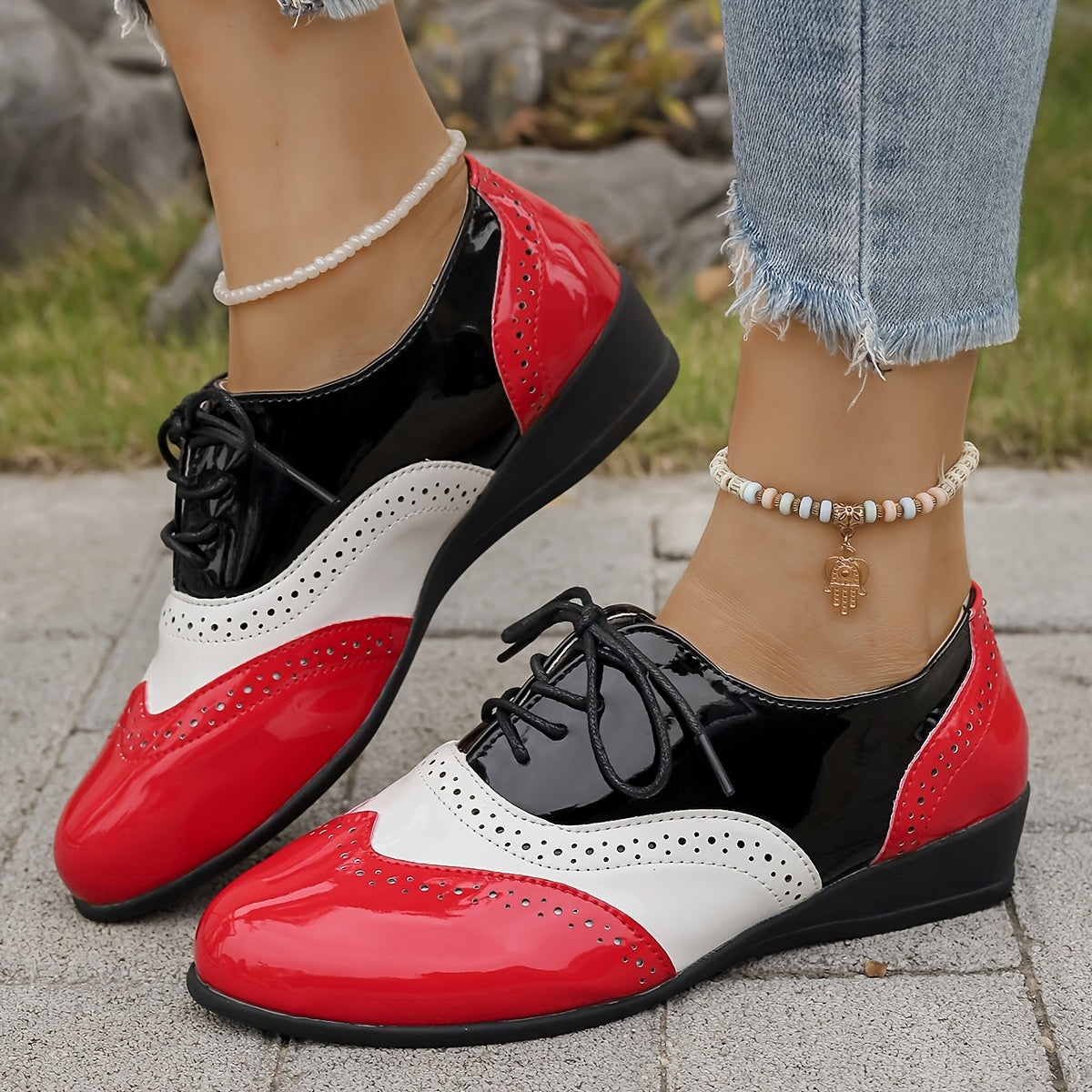 Women's Oxford Shoes Red and Black Colorblock Casual Flat with Perforated Details