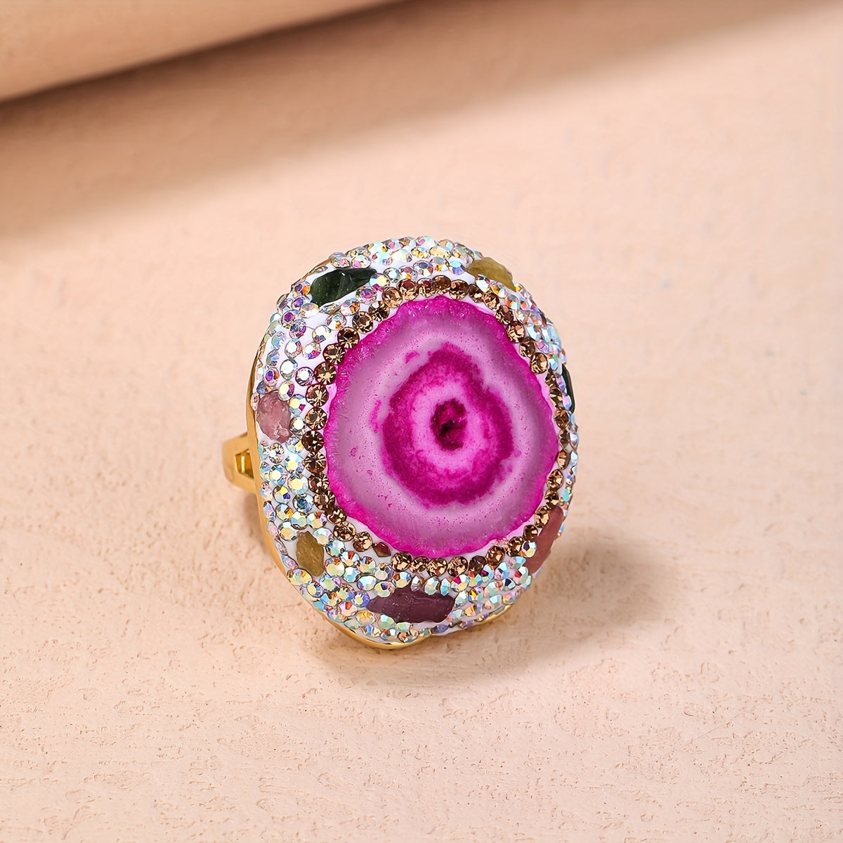 Turli rangdagi tabiiy kristall halqalardan tanlang, ularning o'ziga xos donalari va shakllari mavjud. Toshning energiyasining noaniqligini qabul qiling, chunki u Ona Tabiyatning tabiiy energiyasini o'ziga xos tarzda singdiradi.