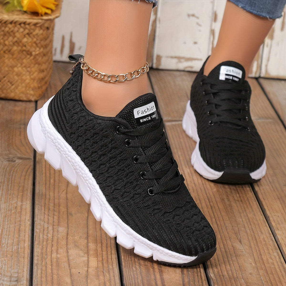 Women's Breathable Knit Sneakers Casual Lace-Up Outdoor Low Top Sport Shoes