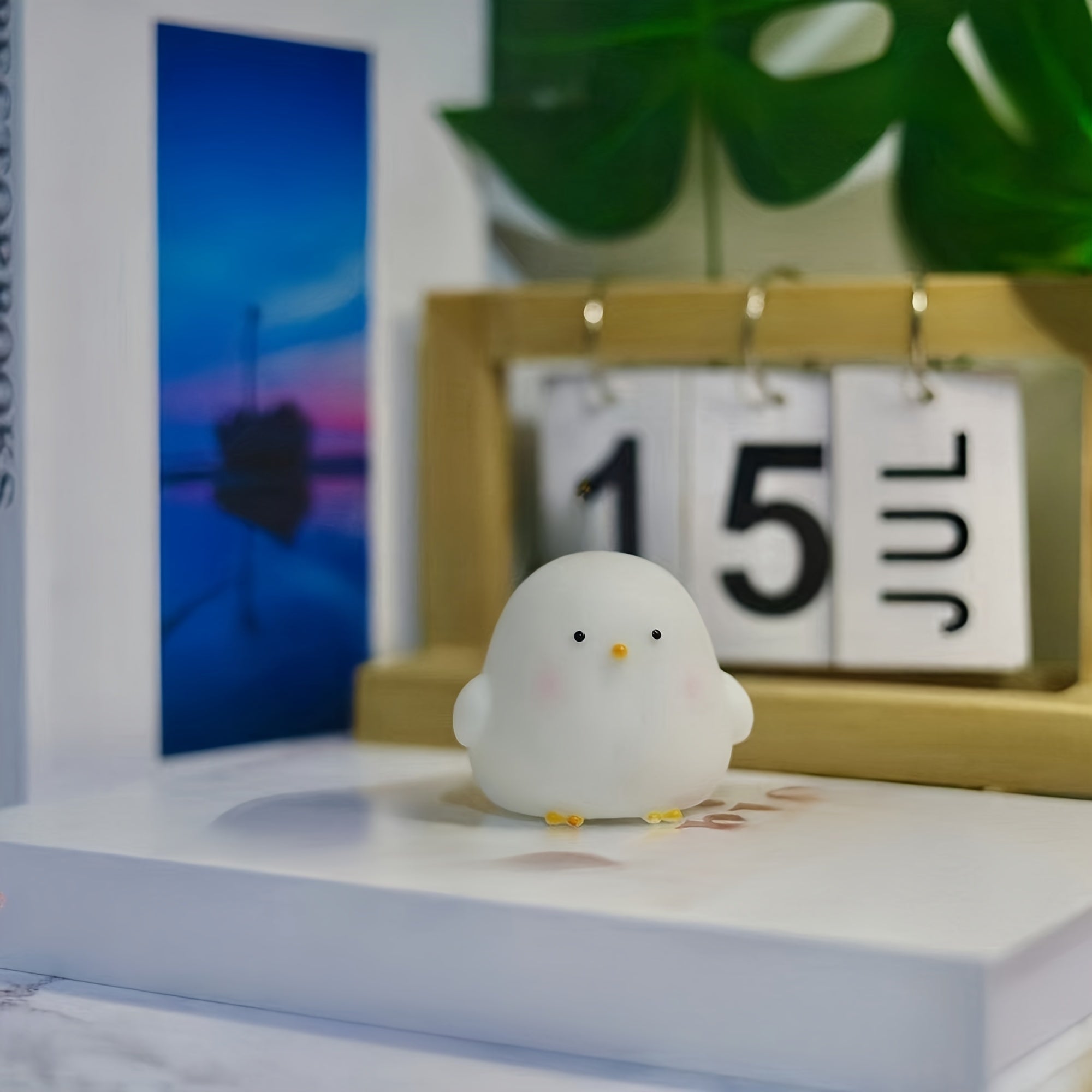 Asian Style Chicken Night Light Freestanding Decorative Lamp for Desktop Battery Powered with Toggle Control