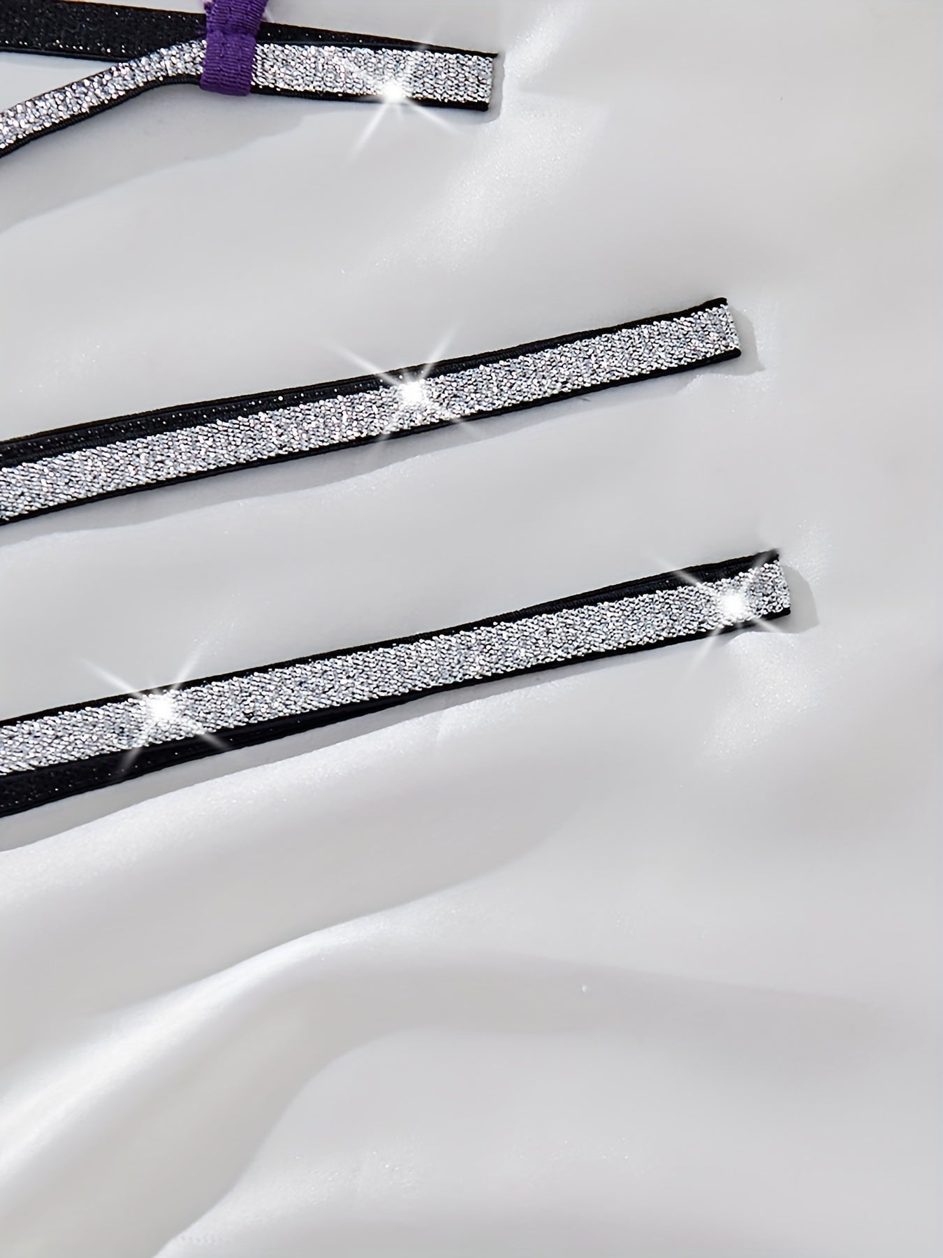 Yozilgan ipdan qilingan yangi dantel birikma bodysuit, osilgan bo'yin dizayni bilan, jozibali ko'rinish uchun.