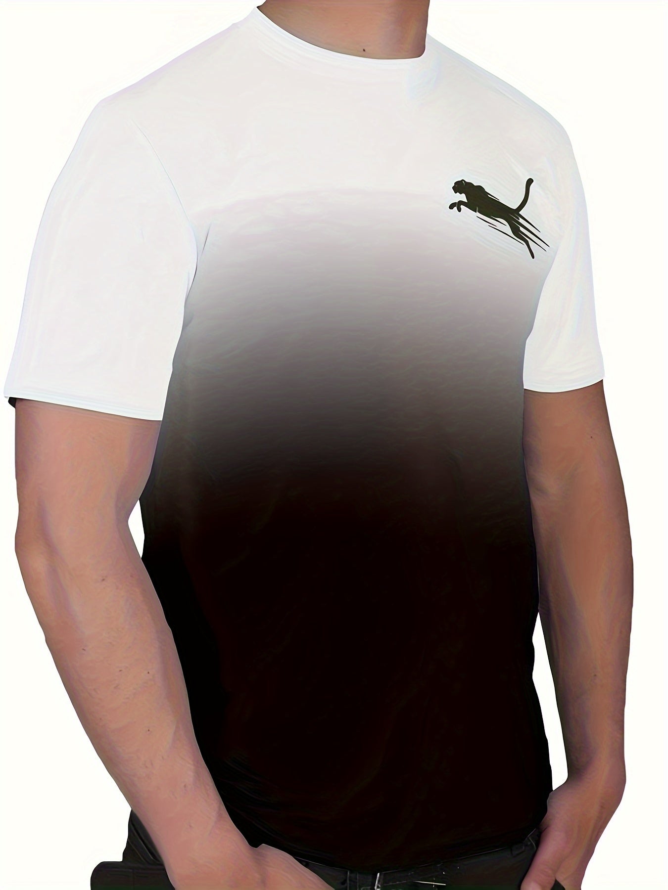 Erkaklar uchun geometrik naqshli yumshoq polyester to'qima matodan tayyorlangan crew neck futbolka, shaffof emas.