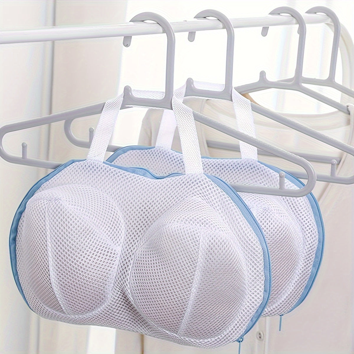 Mesh Laundry Bag with Zipper for Delicate Clothing Durable Round Woven Material