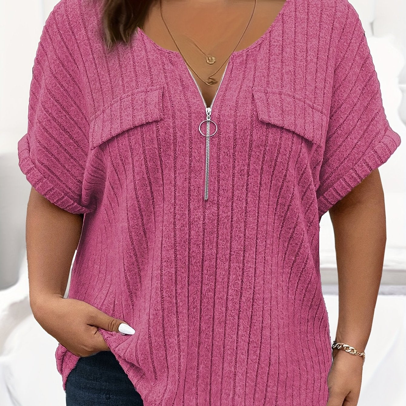 Women’s Plus Size Crew Neck T-Shirt Short Sleeve Zipper Faux Pockets